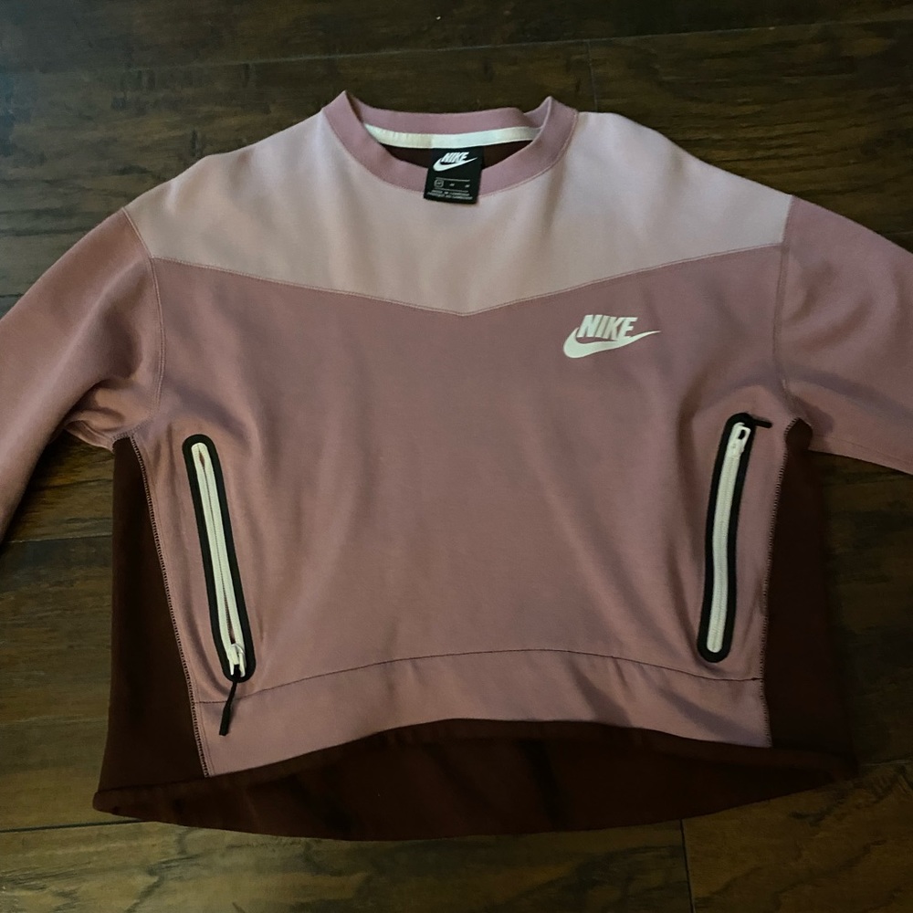 Nike crop sweatshirt: SIZE MEDIUM